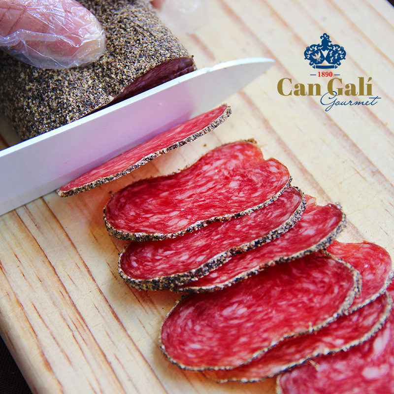 西班牙进口美食萨拉米户外零食开袋切片即食香肠salami配红酒披萨