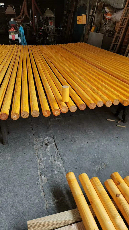 防腐木圆柱加工定做木圆柱定做圆木山樟木印尼菠萝格芬兰松地板