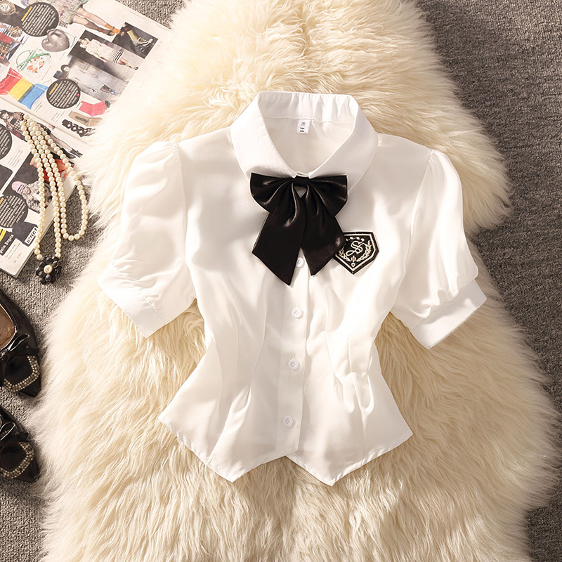 2026年新款jk制服学院风辣妹纯欲短款衬衫上衣女刺绣设计感短袖