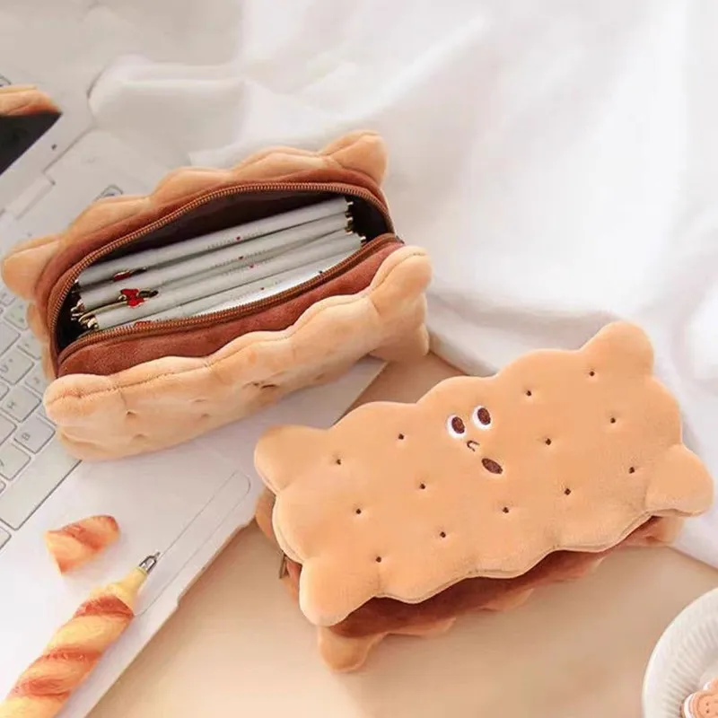 【小红书抖音同款】化妆收纳包 毛绒萌趣饼干收纳治愈高颜值
