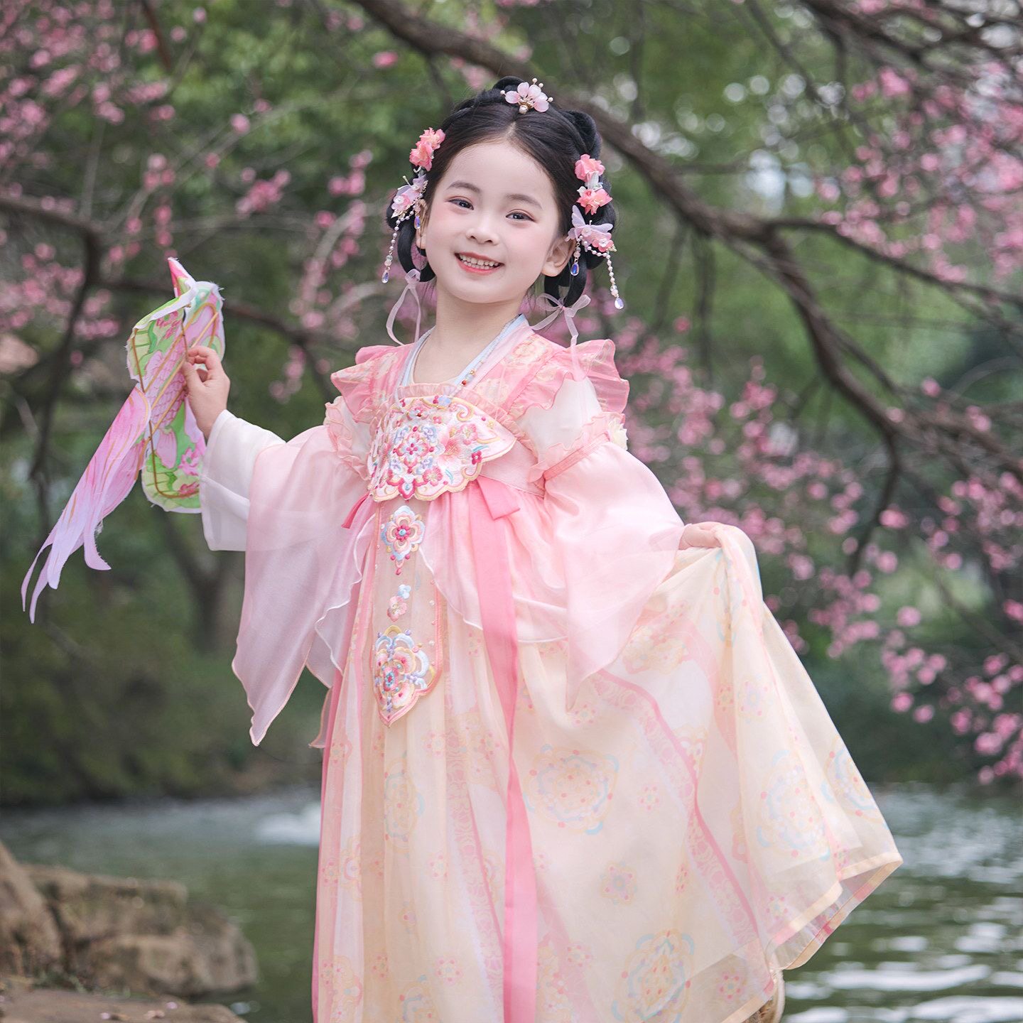 汉服女童春装2026新款儿童国风唐装古风超仙日常可穿连衣裙春童装图片