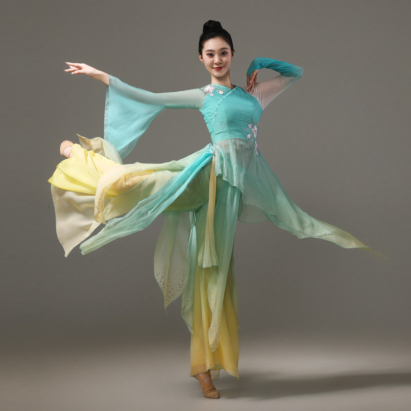 阿幸2025新款胶州秧歌扇子古典舞