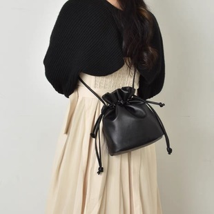 日单尾货软pu 抽绳 桶包 慧慧家 女包 包邮 小包 斜挎包