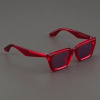 Красный сиреневый объектив