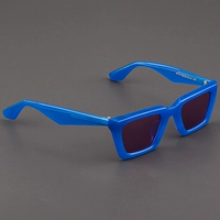 Синий сиреневый объектив