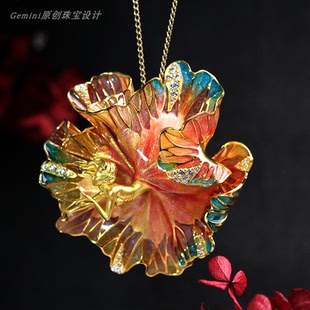 S925银镀金人体雕刻斗鱼珐琅胸针吊坠两用高端饰品 原创设计