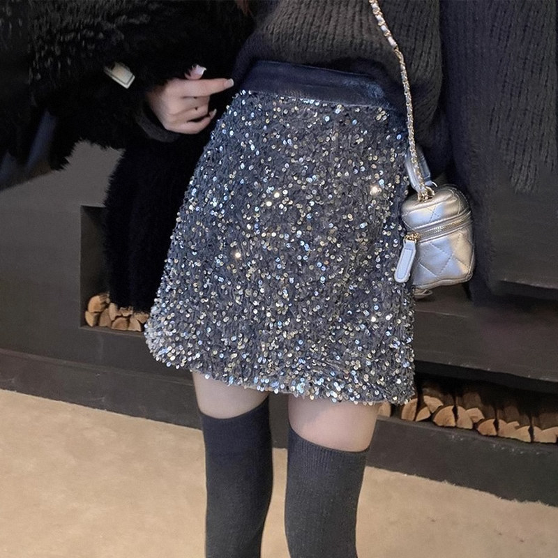 高级感亮片半身裙女春秋新款高腰显瘦a字短裙气质优雅黑色包臀裙