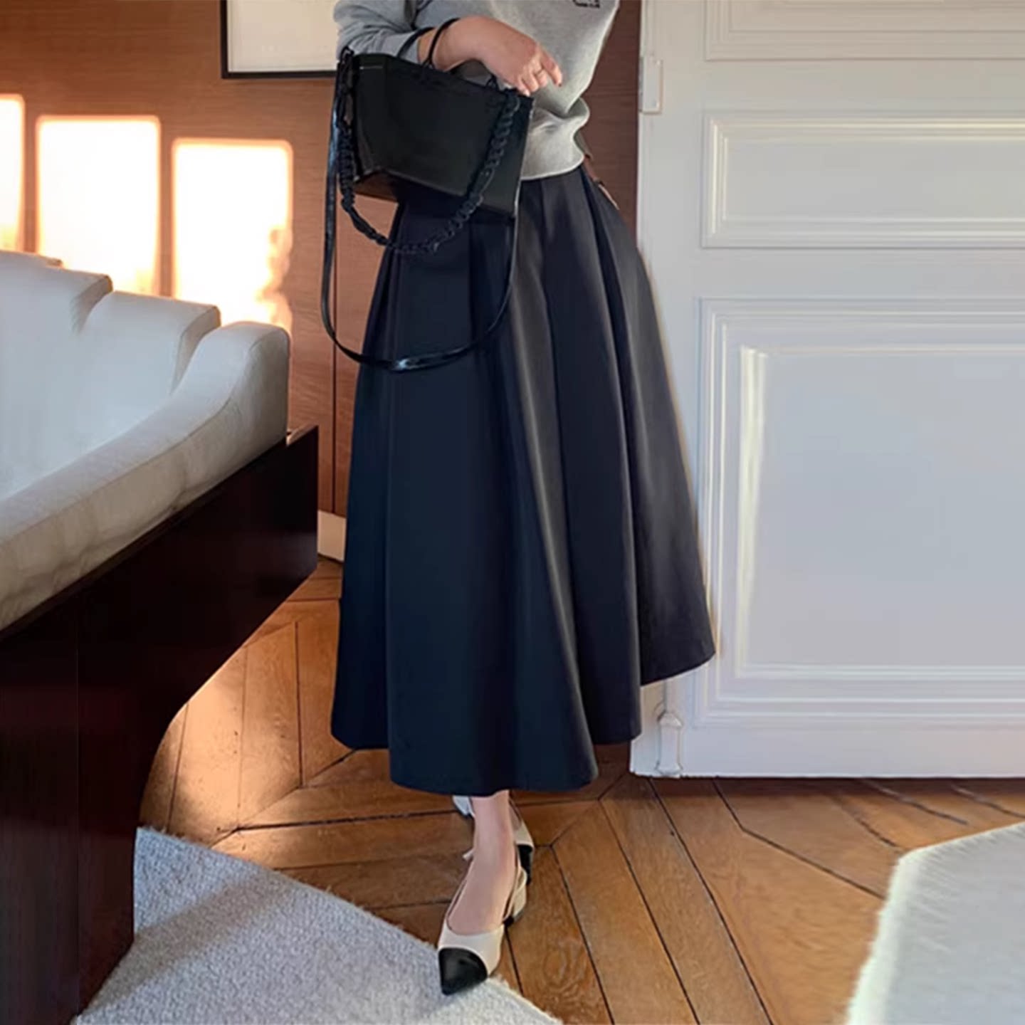 法式赫本风黑色半身裙女春秋高腰显瘦百褶裙中长款大摆伞裙西装裙