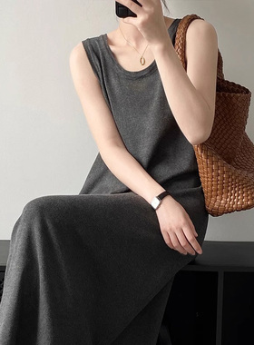 2025夏季灰色吊带连衣裙女新款外穿简约百搭背心裙中长款开叉长裙