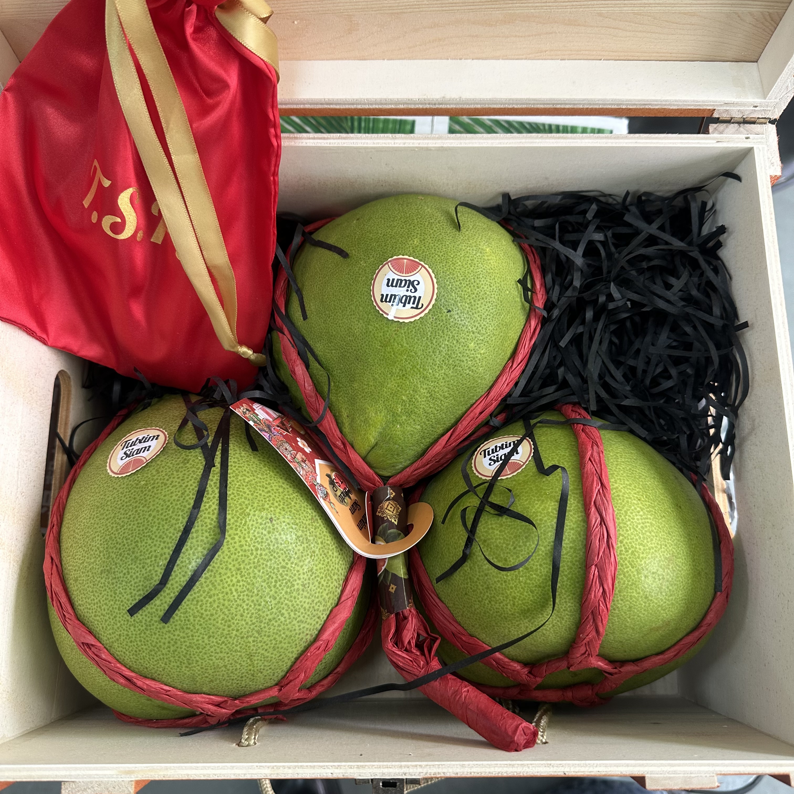 正宗泰国进口R/TSP红宝石柚子3只木箱装肉嫩多汁蜜柚子新鲜好包邮