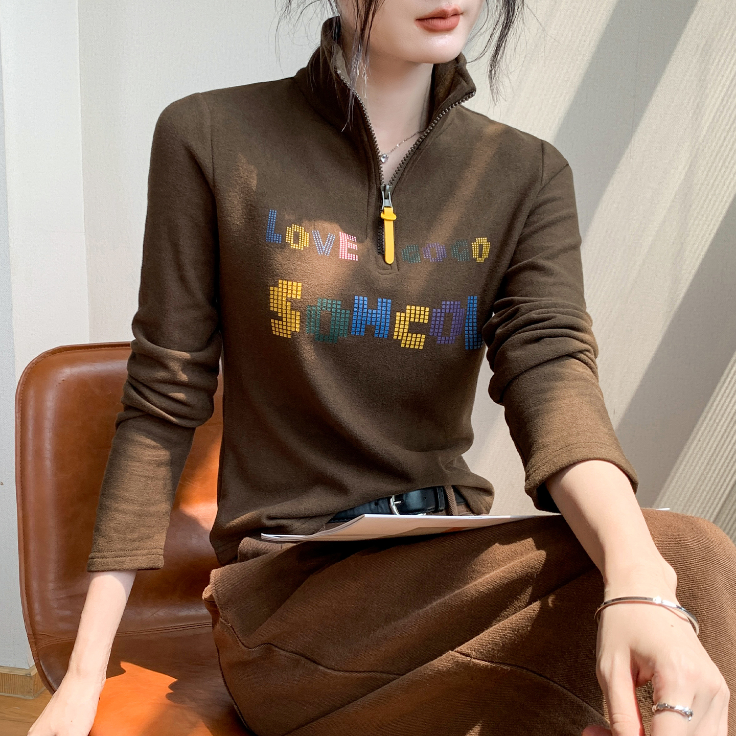 拉链半开领字母印花长袖T恤女