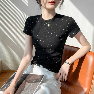 歌倍尚短袖烫钻正肩别致T恤女