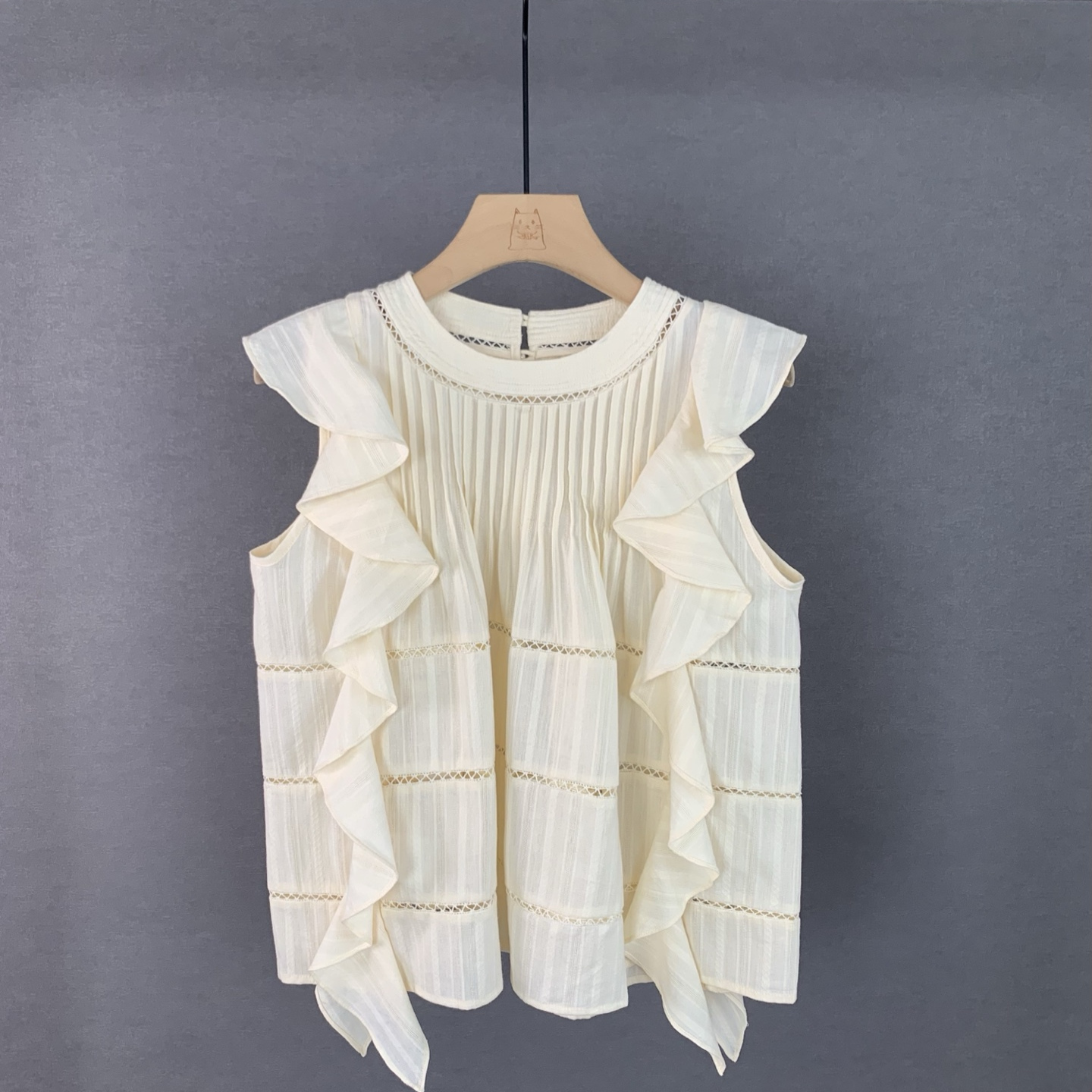 25夏季新品 重工塔克压褶圆领纯棉镂空刺绣荷叶边飞飞袖衬衫上衣