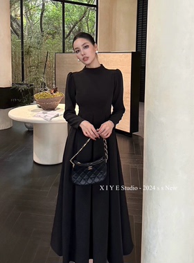 黑色长袖连衣裙秋季新款韩版小众设计感收腰显瘦网红大摆裙子