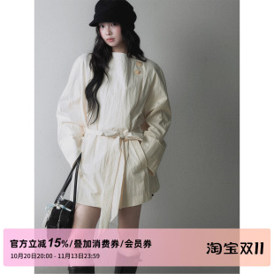 1P STUDIO 浅黄色斜门襟纽扣短款风衣外套女秋季宽松束腰系带风衣