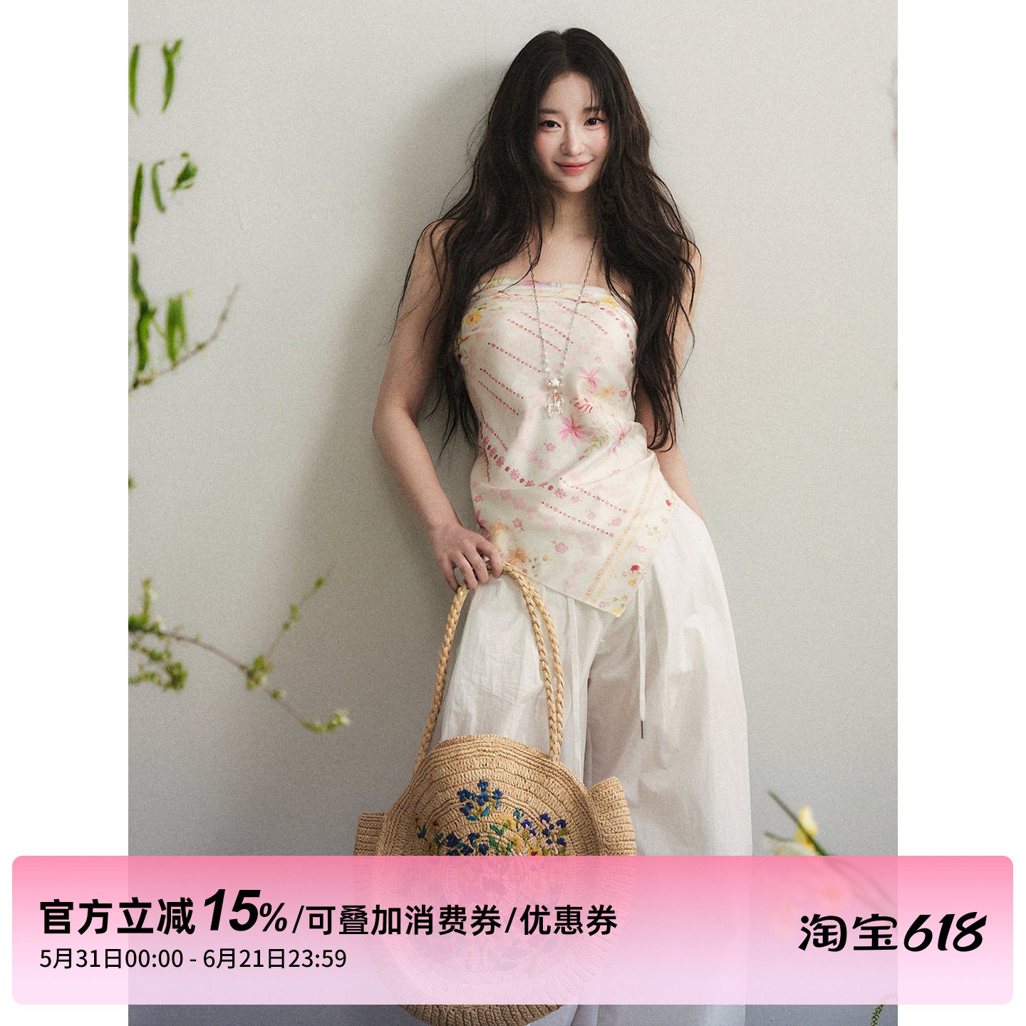 1P STUDIO原创设计 仿醋酸艺术感花卉印花方巾女夏季新款