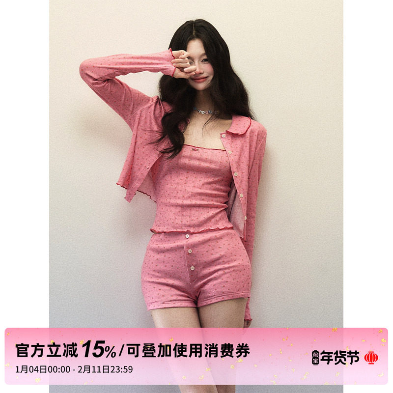 1P STUDIO 纯欲草莓粉碎花针织套装女春娃娃领开衫背心短裤三件套,女装/女士精品,时尚套装,淘宝优惠券,粉丝福利购,淘宝优惠卷