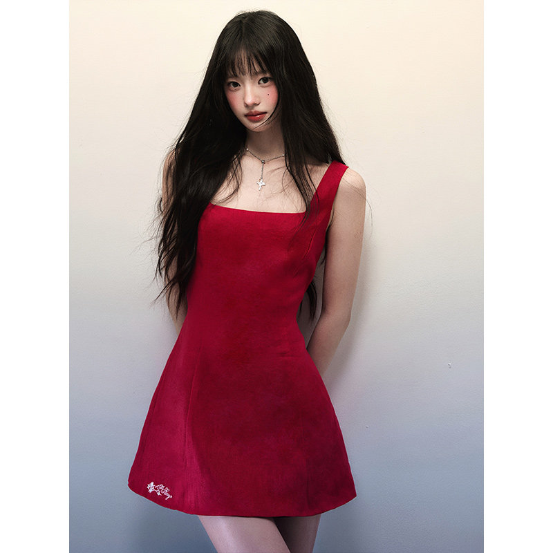 1P STUDIO 红色棉麻大方领背心连衣裙女秋装A字裙摆修身收腰短裙