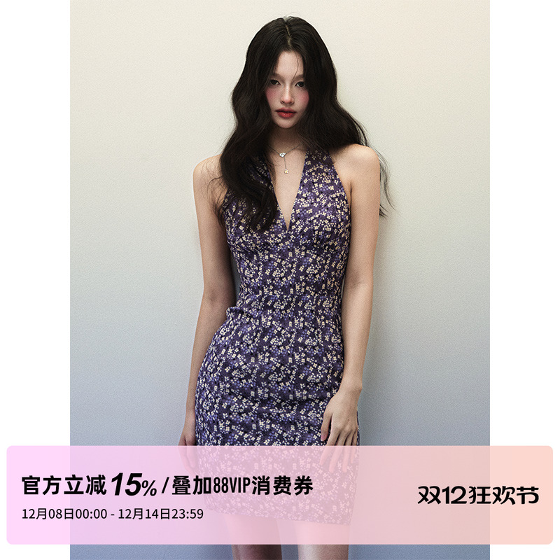 1P STUDIO 深紫色米黄碎花挂脖连衣裙女秋冬收腰露背V领无袖短裙