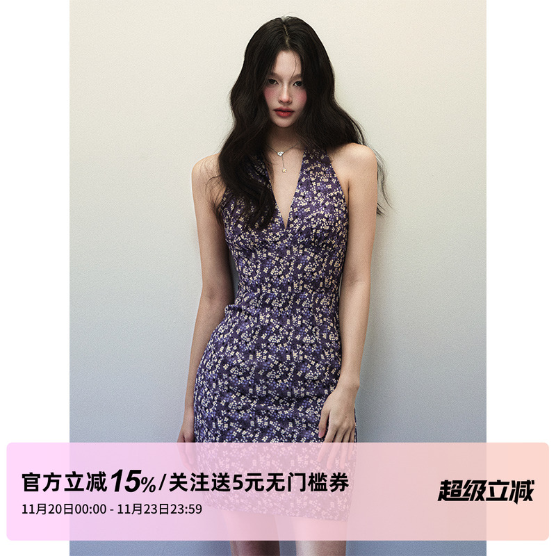 1P STUDIO 深紫色米黄碎花挂脖连衣裙女秋冬收腰露背V领无袖短裙