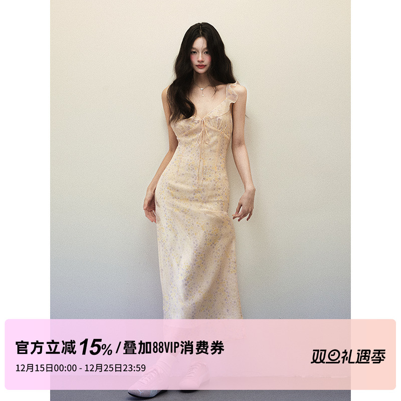 1P STUDIO 淡紫碎花雪纺小飞袖连衣裙女秋冬修身收腰包臀V领短裙