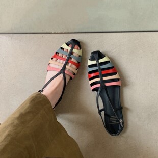 新款夏少女风小众设计感复古文艺时尚气质镂空一字扣带平跟凉鞋女