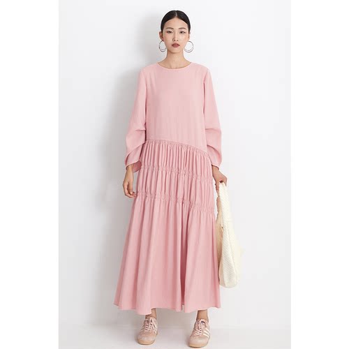 CR粉色褶皱长袖倾斜打揽设计长裙
