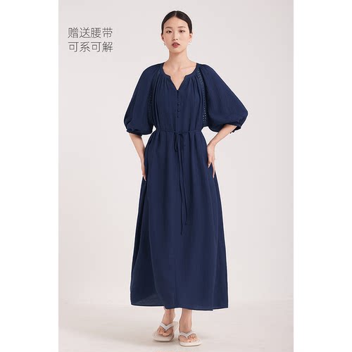 CR藏蓝色镂空拼接短袖宽松连衣裙