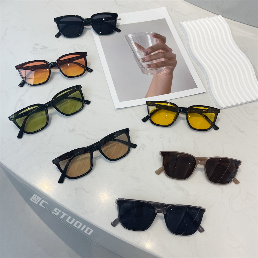 黑框茶色墨镜女度假防紫外线韩版方框高级感黄色复古太阳镜男显瘦