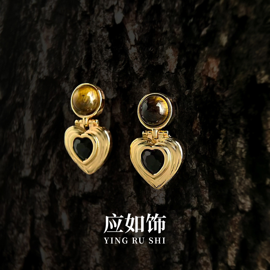 美拉德色系秋冬轻奢高级爱心耳饰