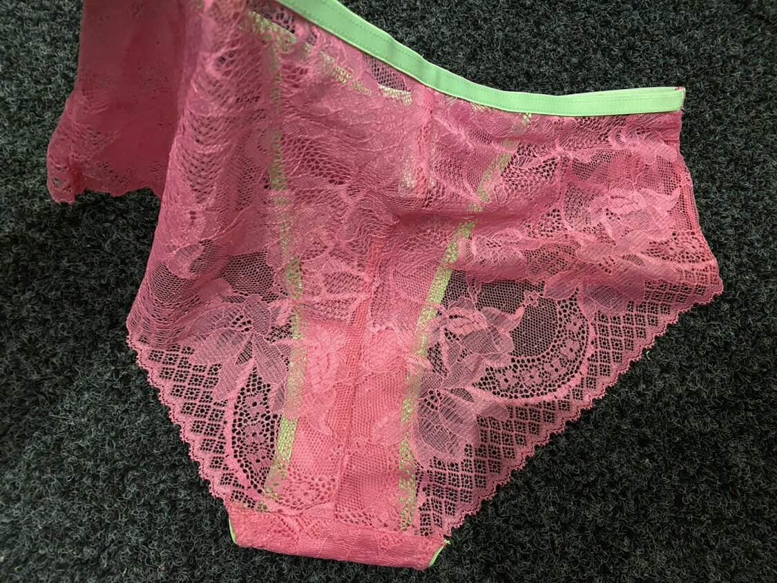 外！走秀款 蜜桃芭比玫骚粉 镂空微透蕾丝性感女士三角内裤95-145