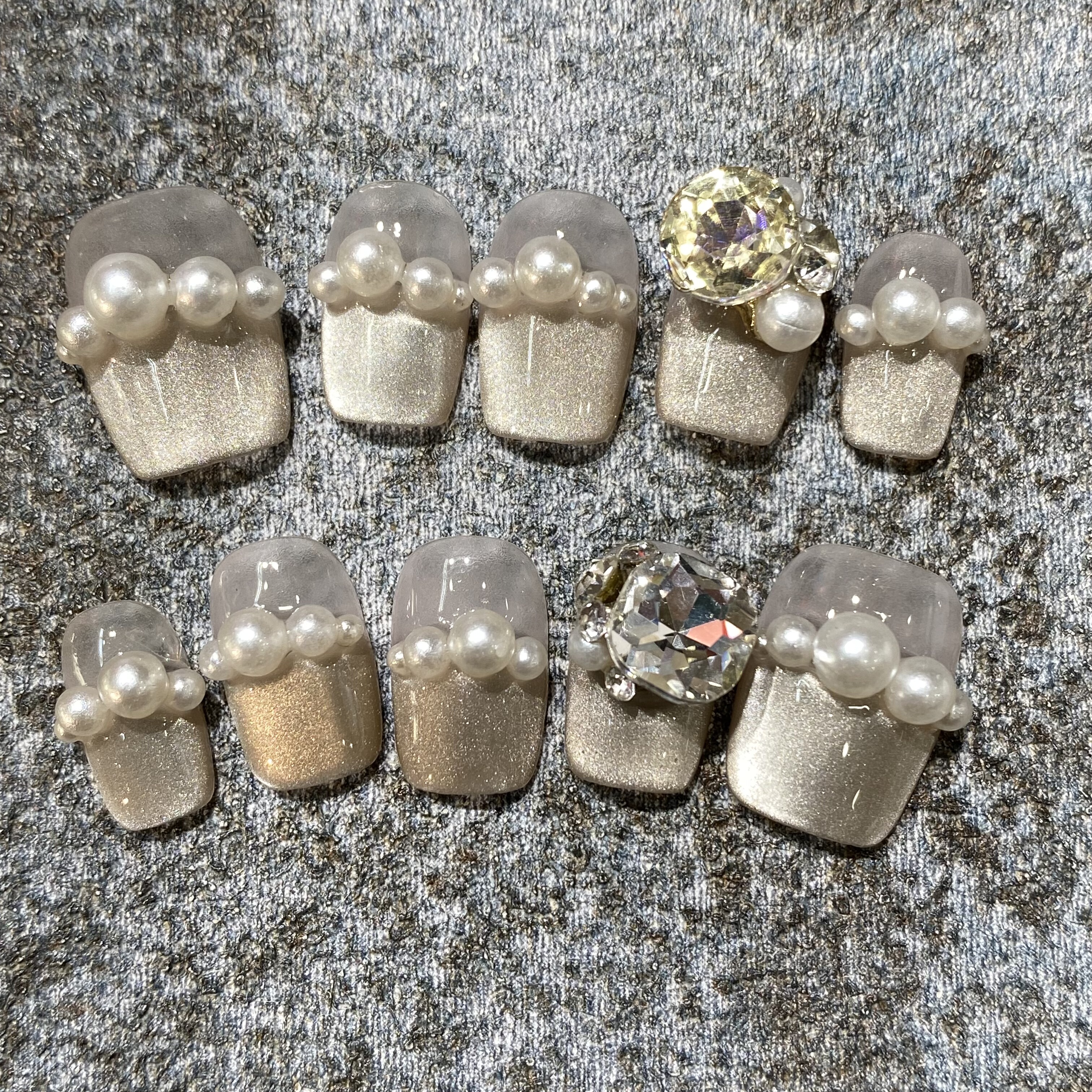 纯手工珍珠钻法式穿戴甲显白