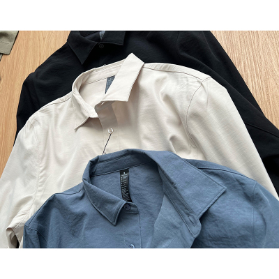 下摆开衩设计男士衬衫