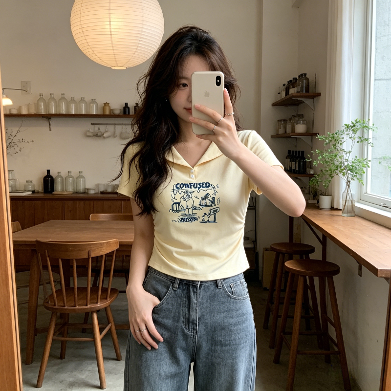 奶黄色纯欲风设计感短款掐腰修身小众Polo衫翻领短袖T恤女上衣潮