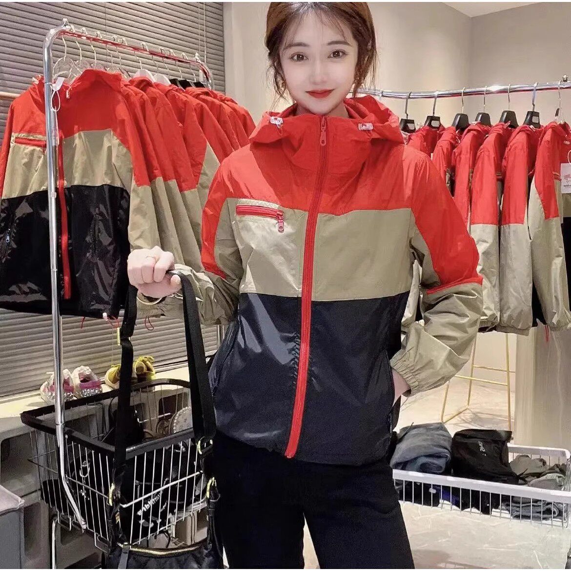 户外连帽防晒外套女夏季薄款冰丝透气宽松大码小个子慵懒风空调衫