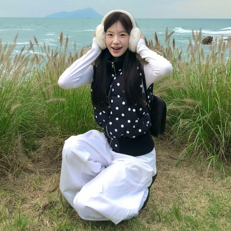 冬季减龄波点立领连帽毛领休闲无袖坎肩保暖防寒棉服马夹外套女潮