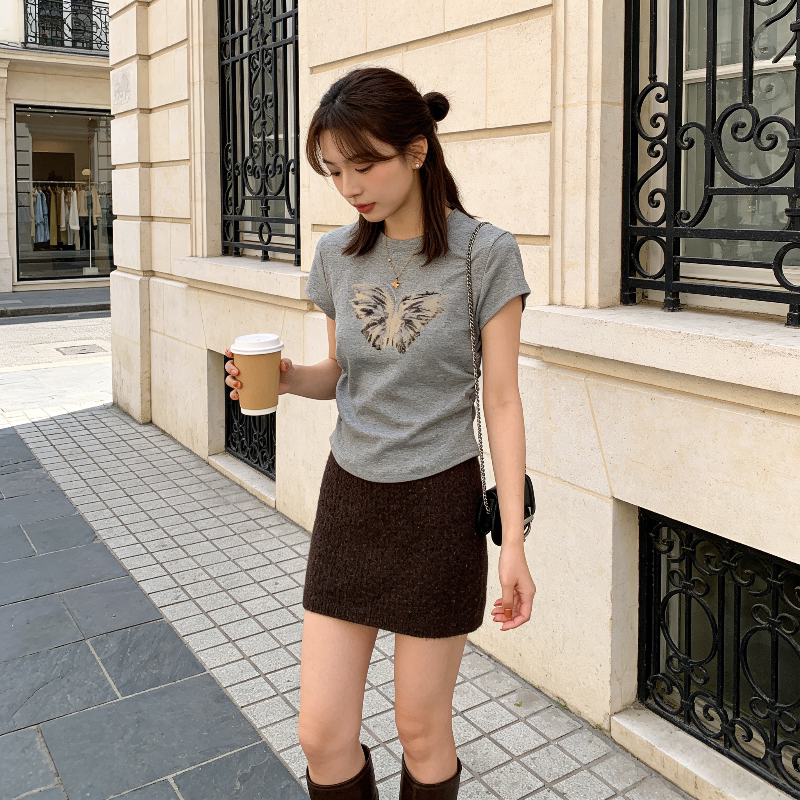 正肩短款T恤女夏季修身显瘦小个子休闲百搭洋气抽褶短款小众上衣