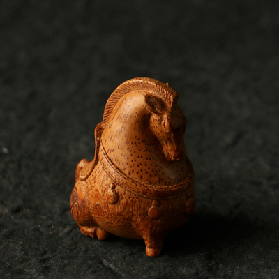 纯手工雕刻老竹根小唐马手把件