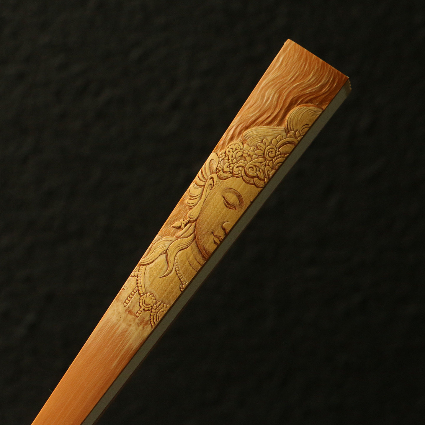 精品名家戚有良纯手工留青浅浮雕《一念之间》老玉竹龙头折扇子骨