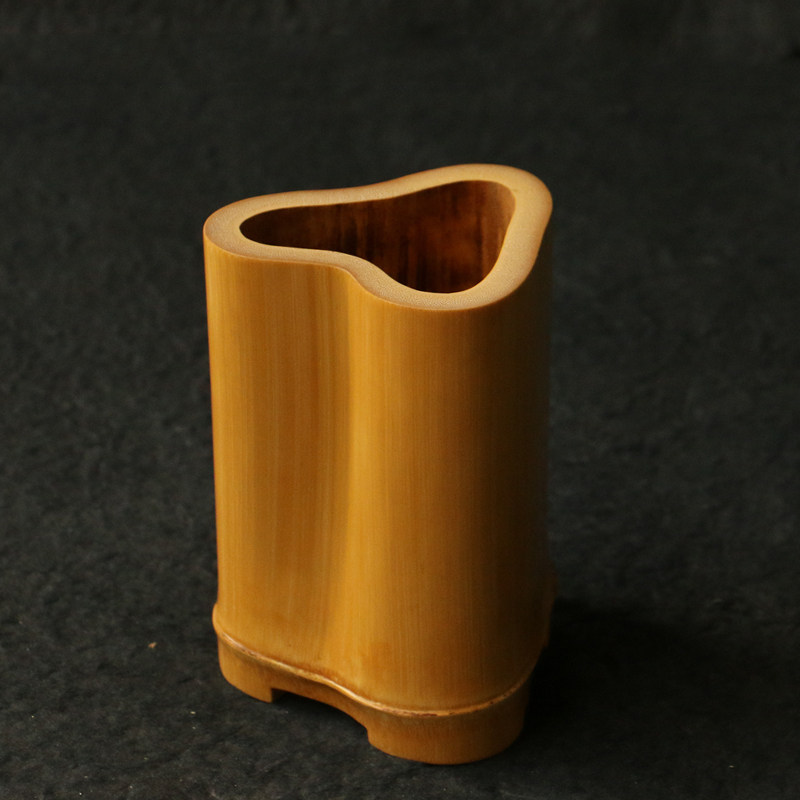 精品纯手工精磨天然异形三角形老玉竹笔筒竹制文玩茶具收纳筒茶筒