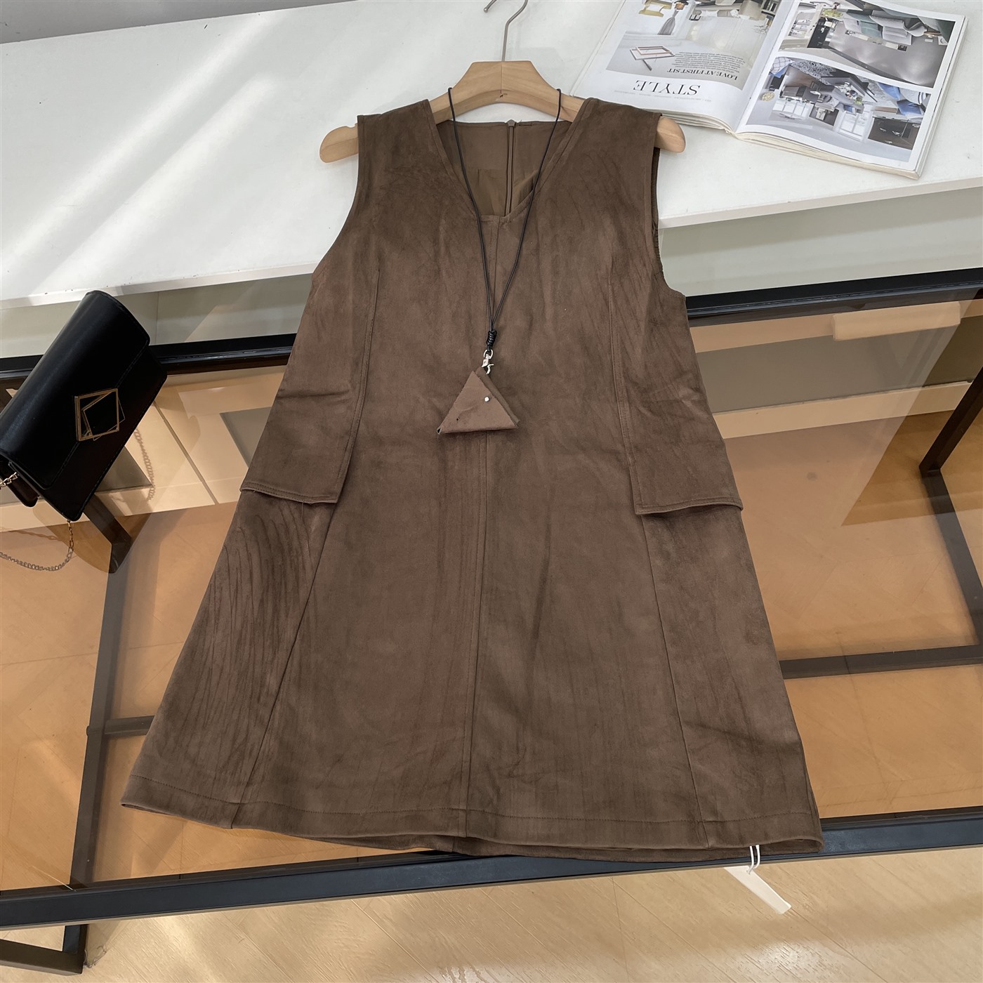 2025秋冬无袖连衣裙女无袖背心V领显瘦马甲裙K#16