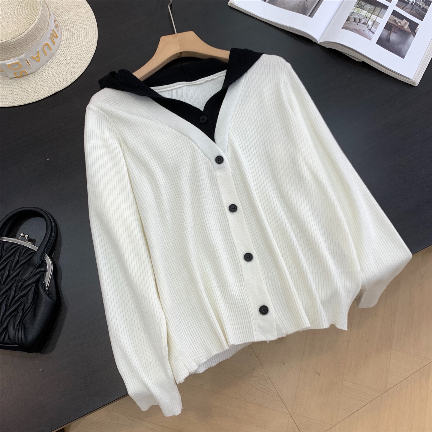 针织衫V领时尚新款单排扣假两件长袖小众上衣女 J#19