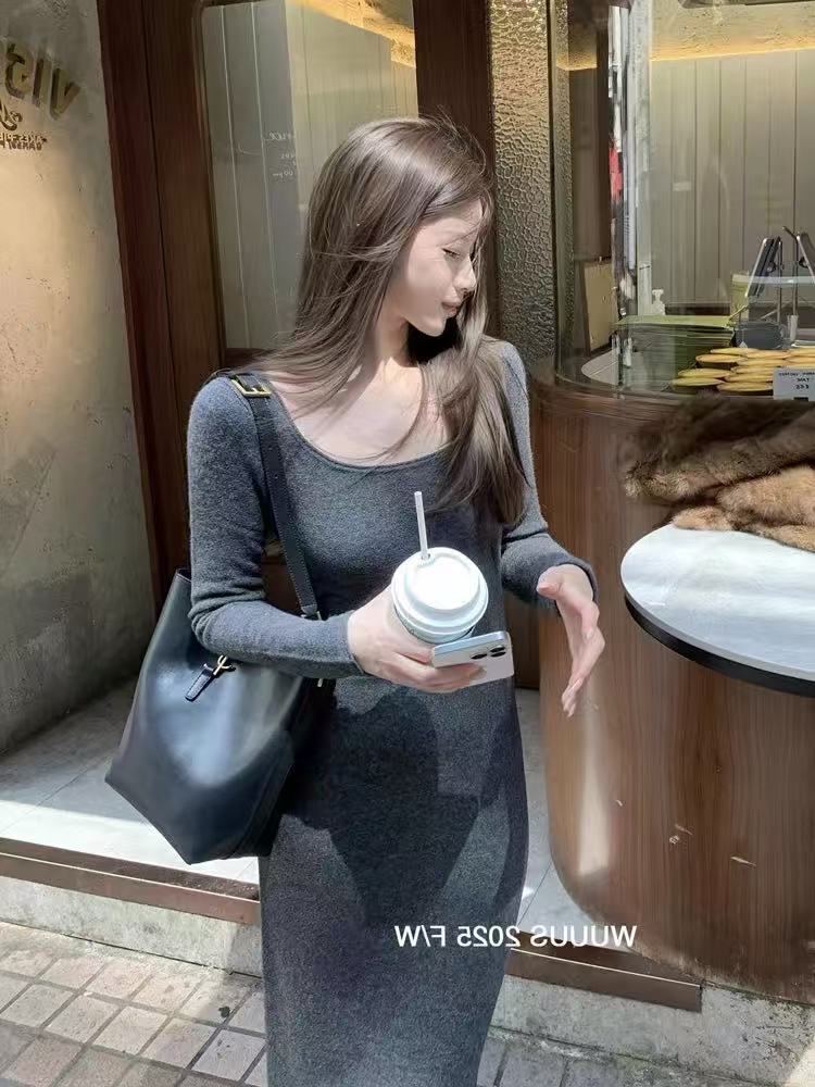 圆领通勤修身显瘦性感秋冬基础款中长款内搭长袖连衣裙K#16