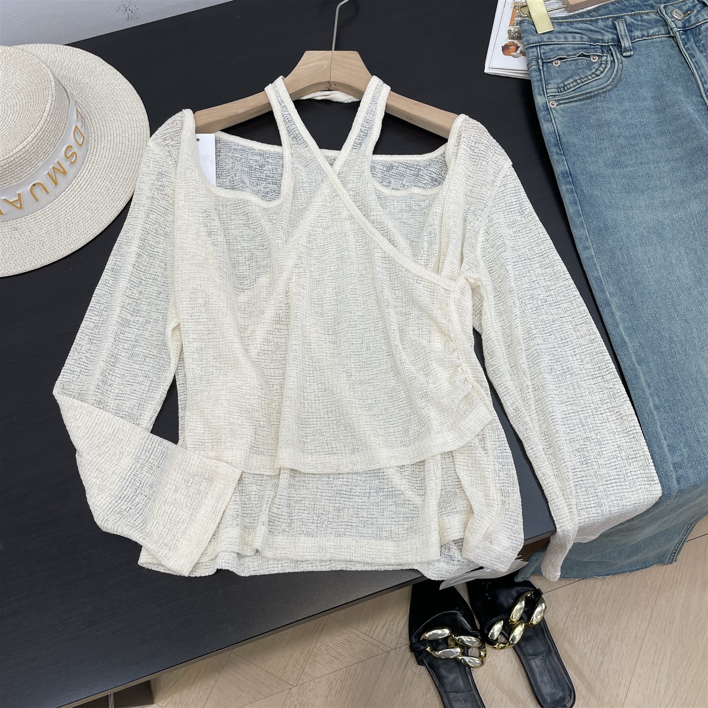 2025时尚纯欲风不规则飘带喇叭袖T恤女冬季小众收腰显瘦上