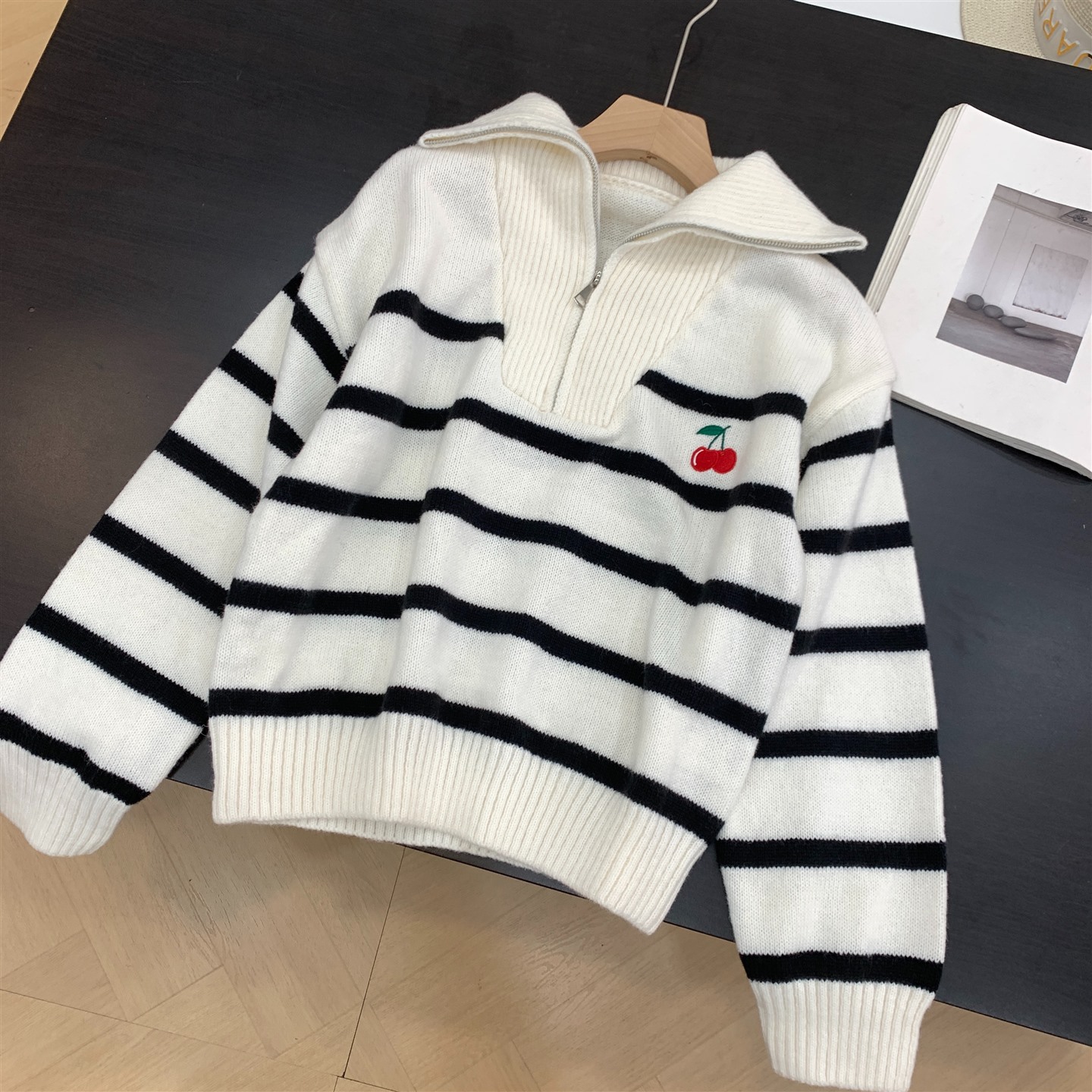 秋季新款校园风宽松显瘦条纹上衣女带拉链领子时尚百搭毛衣