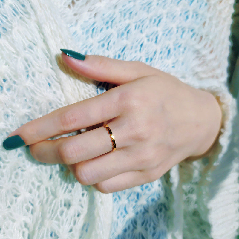 Huo Ting满满的爱18K金色光面迷你小爱心百搭叠戴精致心形戒指女