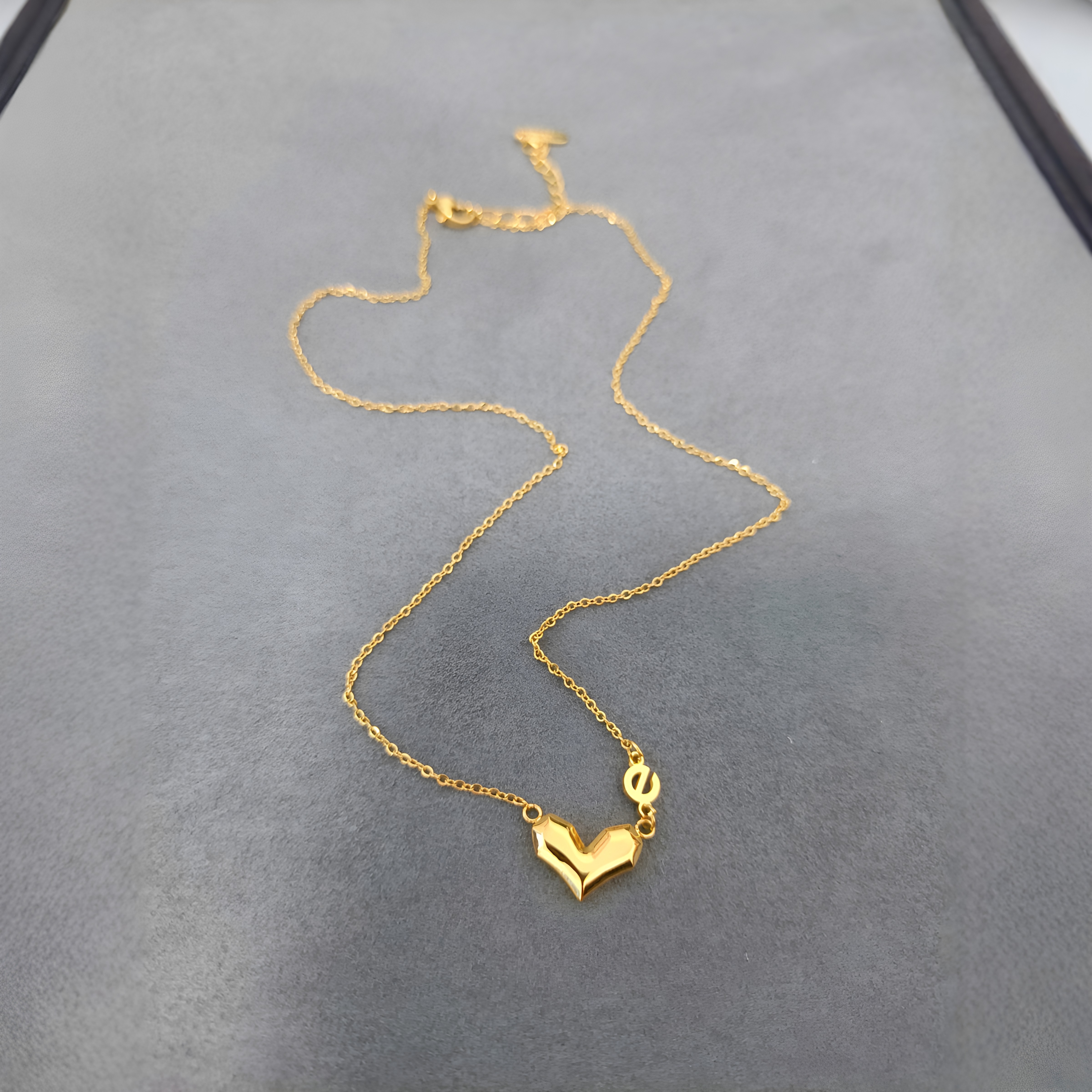 钛钢镀镀金锁骨链女爱心几何项链