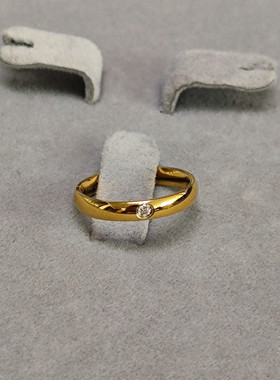 小众设计时尚简约气质镶钻单钻钛钢金色光面戒食指戒指女不易掉色