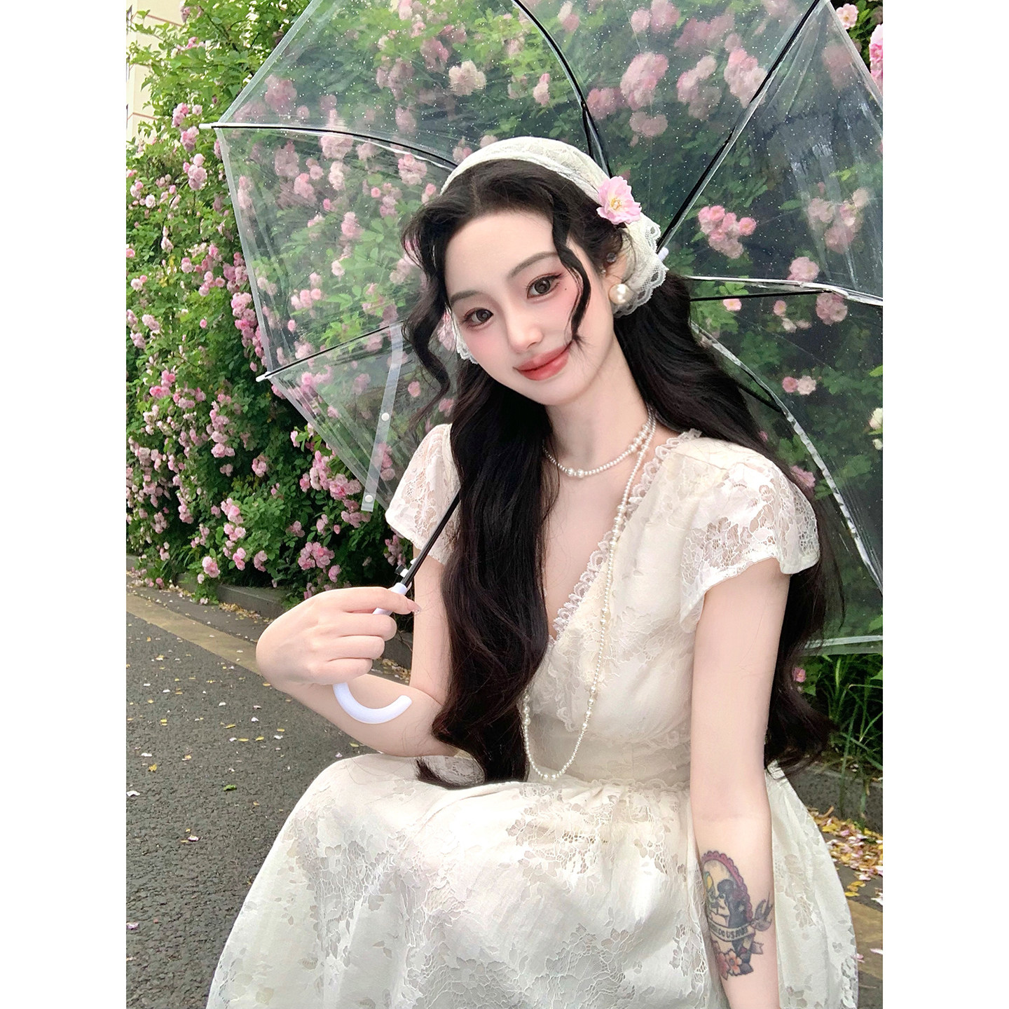麓津自制《雨中蔷薇》 奶白纯色镂空蕾丝定位法式裹胸连衣裙女
