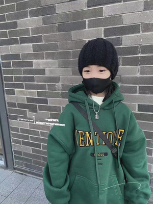 韩国童装百搭绿色连帽男童女童